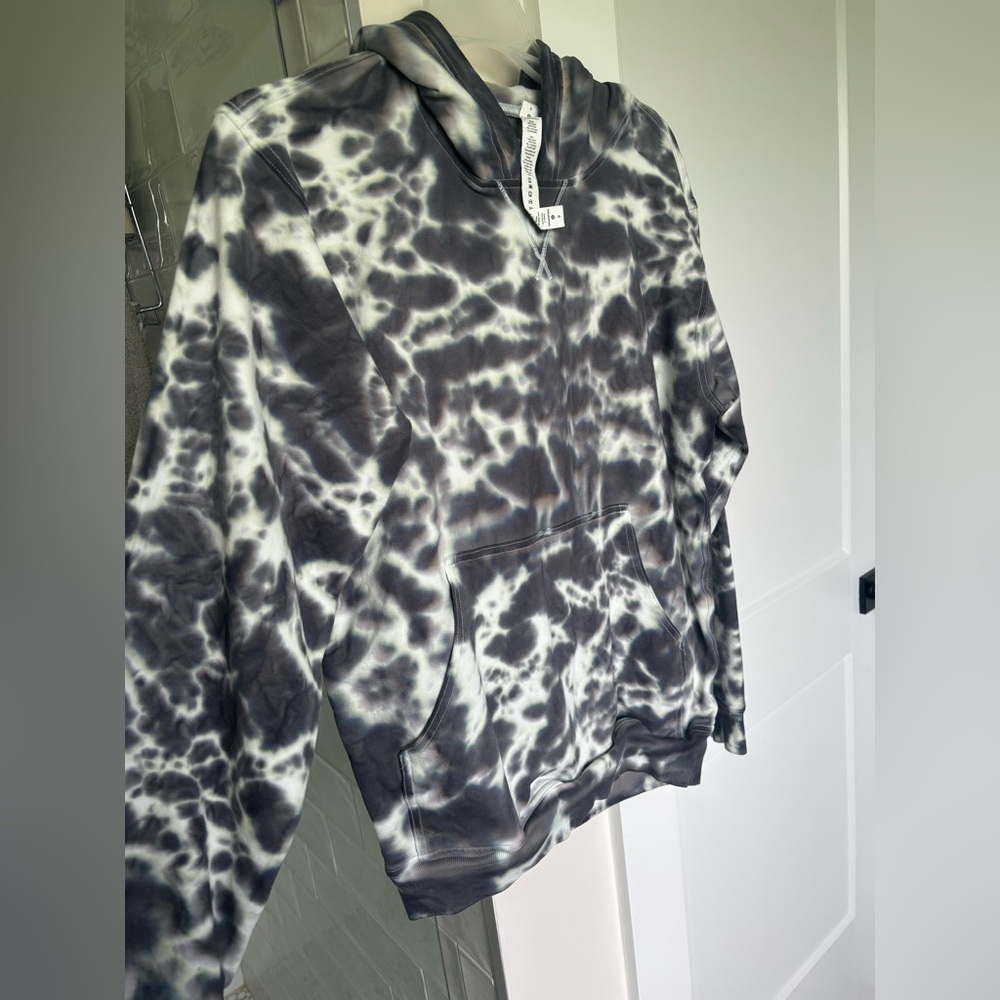 Lululemon Athletica Gray and White Tie-Dye Hoodie